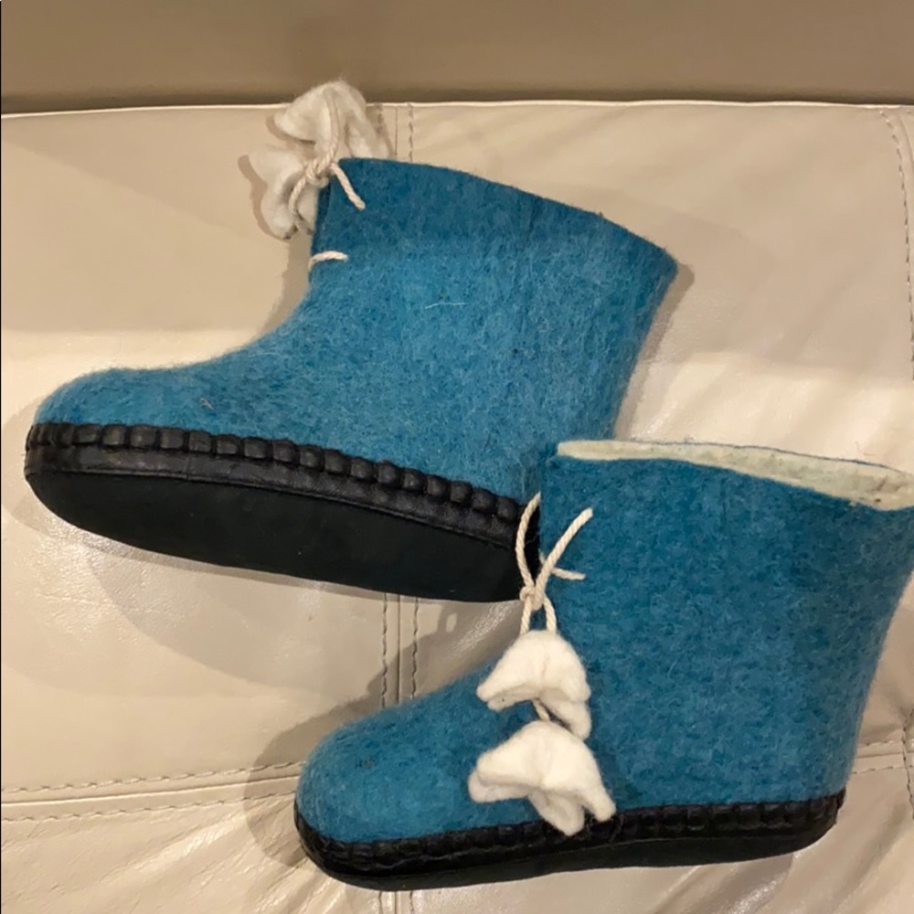 100% Lamb Wool, Hand Made Baby Boots
